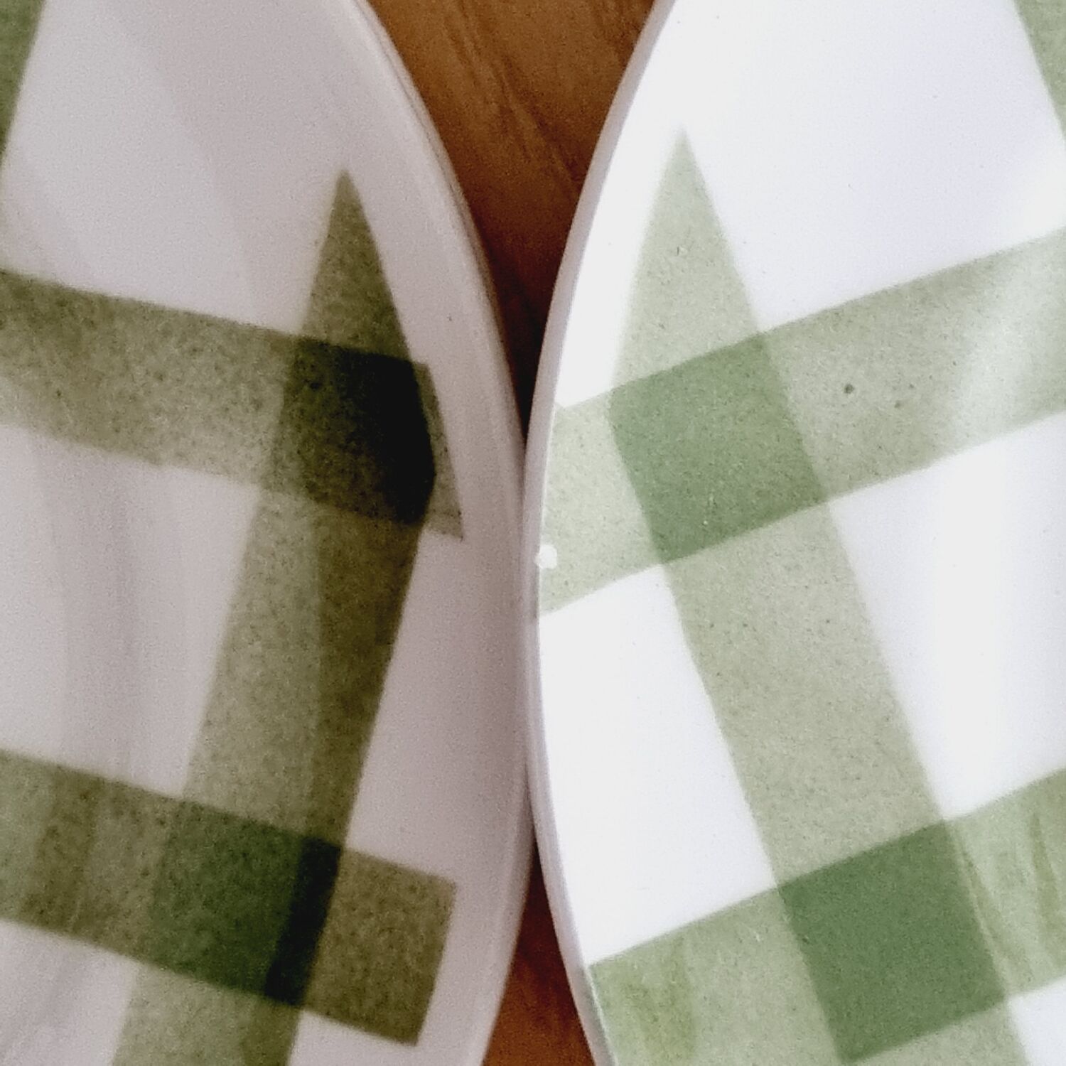 Set of 11 dessert plates and 1 Moulin des Loups dish