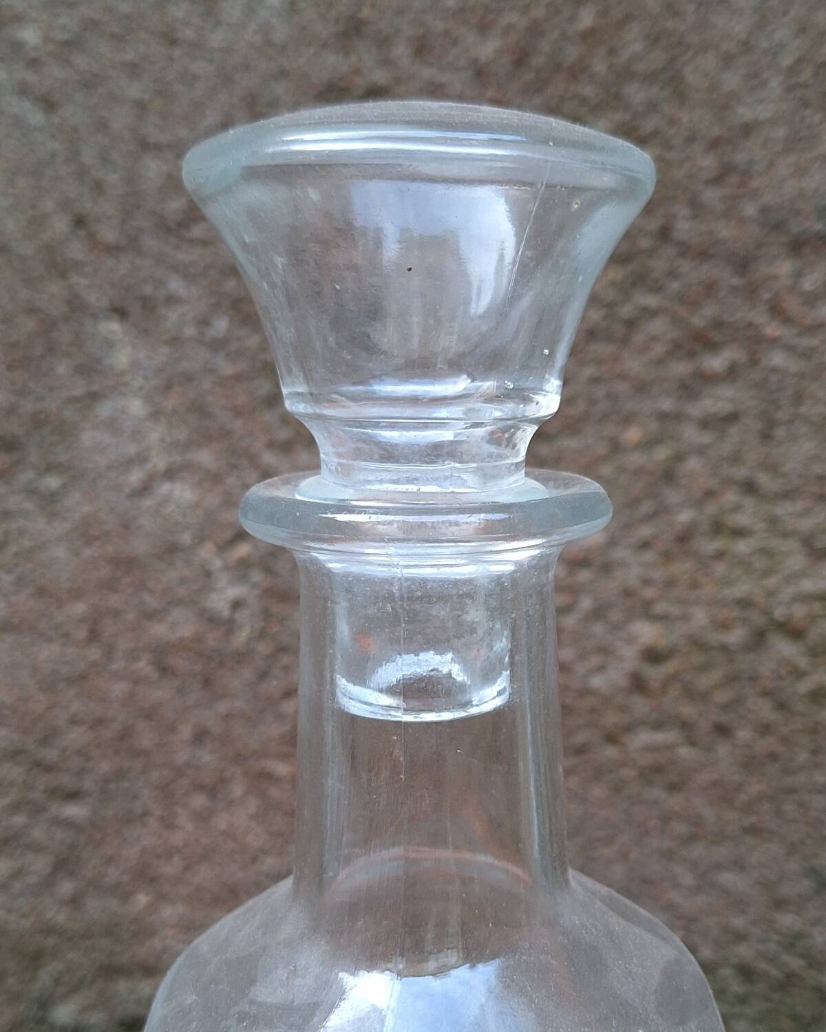 Glass carafe with Vichy decoration