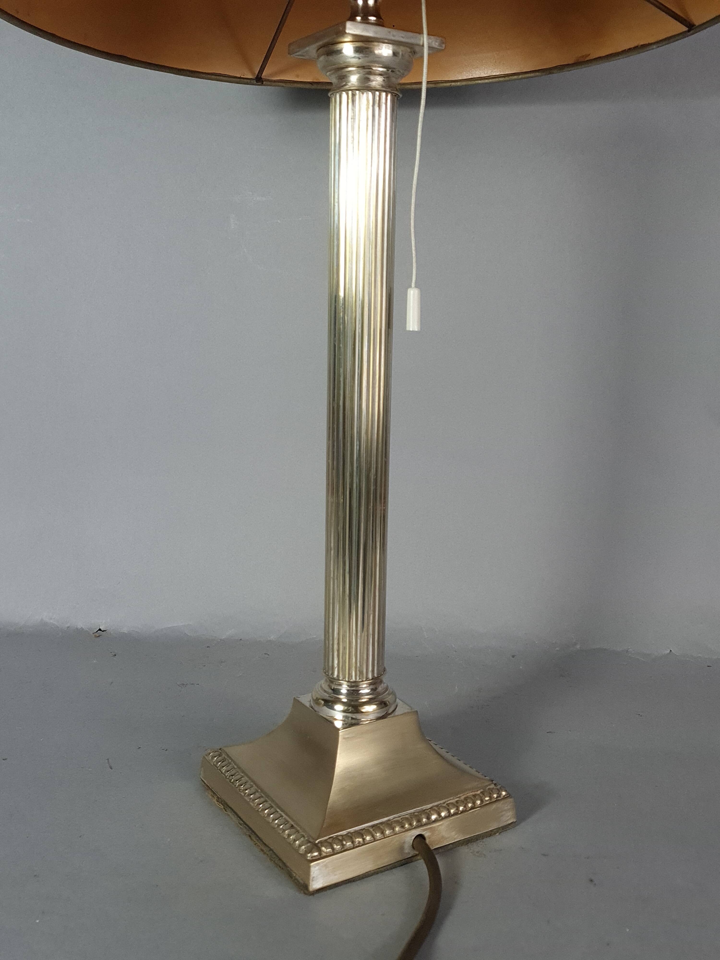 Ancienne lampe style Louis XVI bronze à poser + abat-jour 69 cm S 806