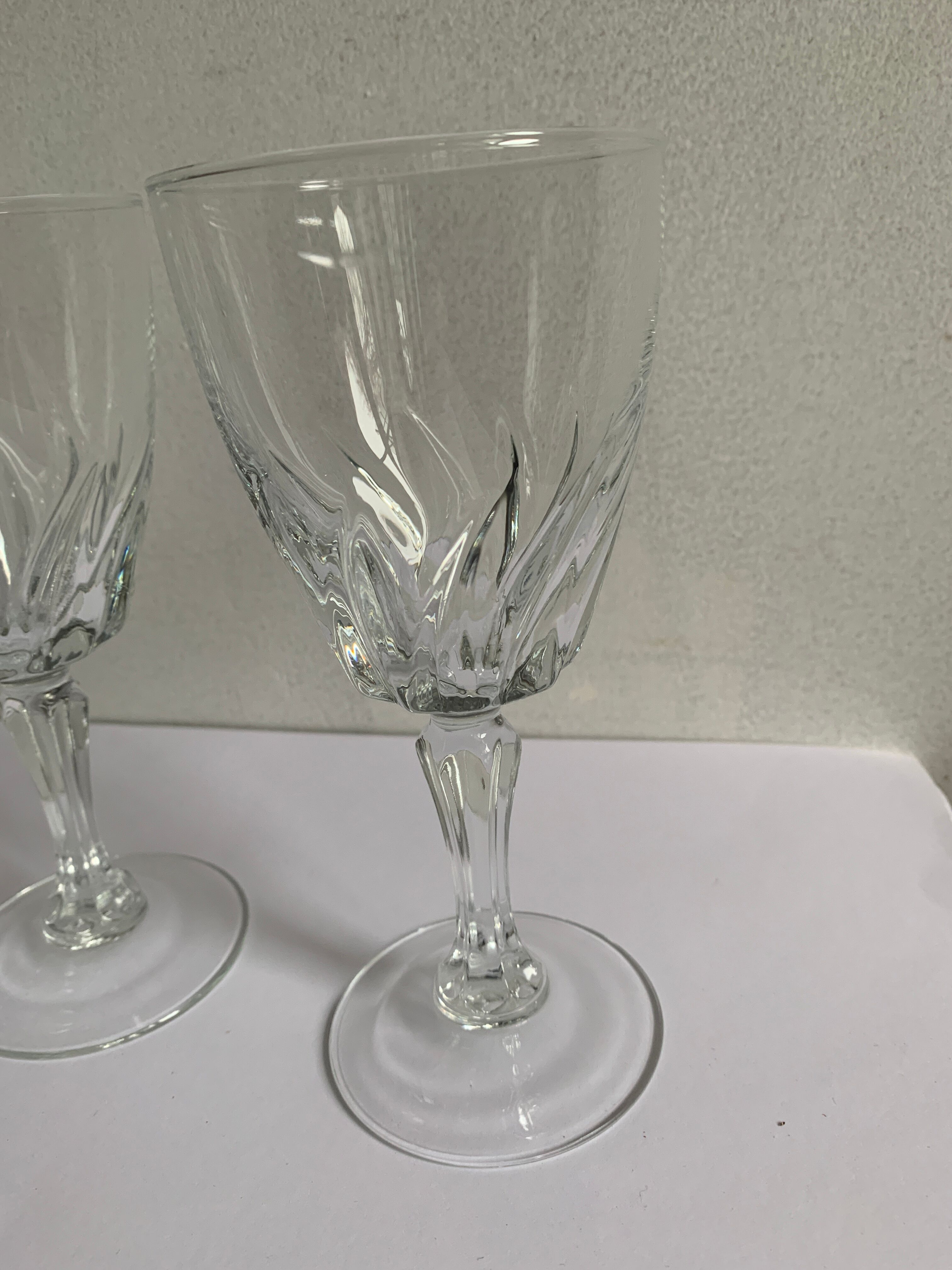 6 crystal wine glasses