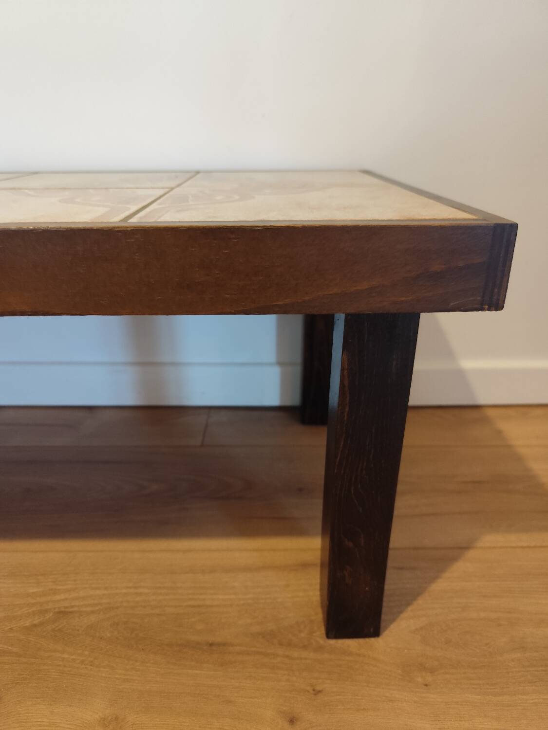 Vintage coffee table in ceramic and wood