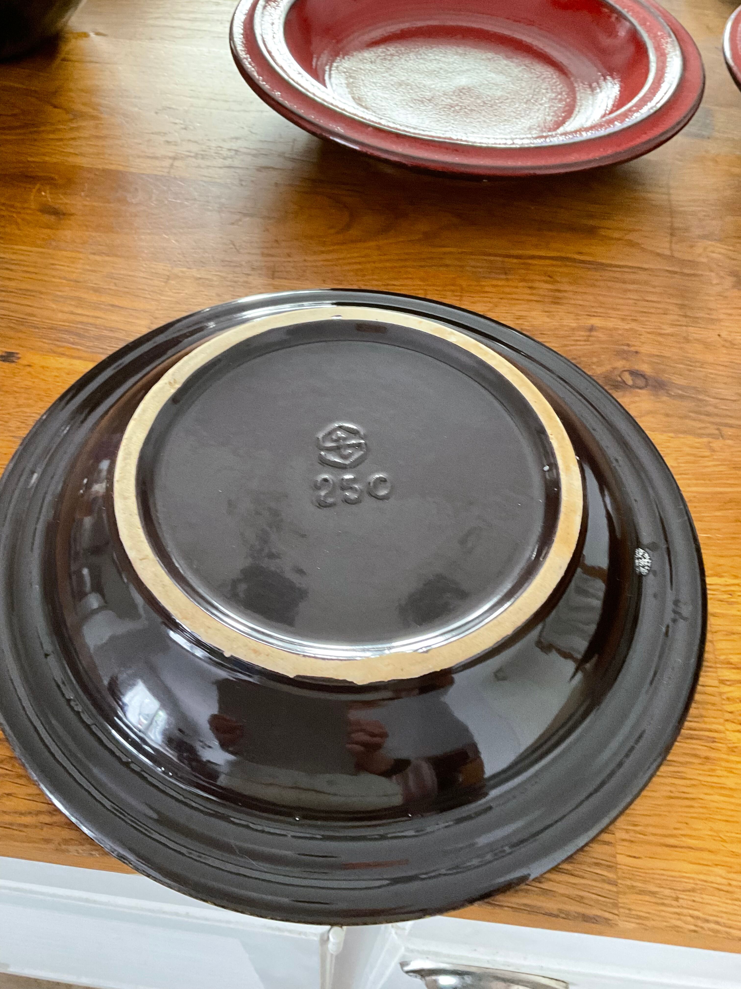 6 assiettes en grès rouge vintage