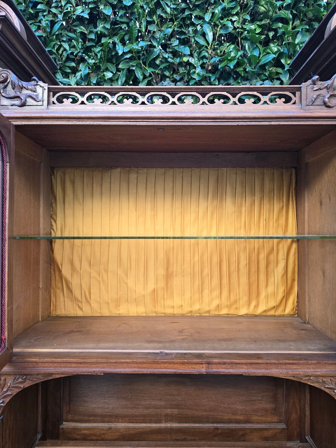 Important two-body buffet in carved walnut – Renaissance style