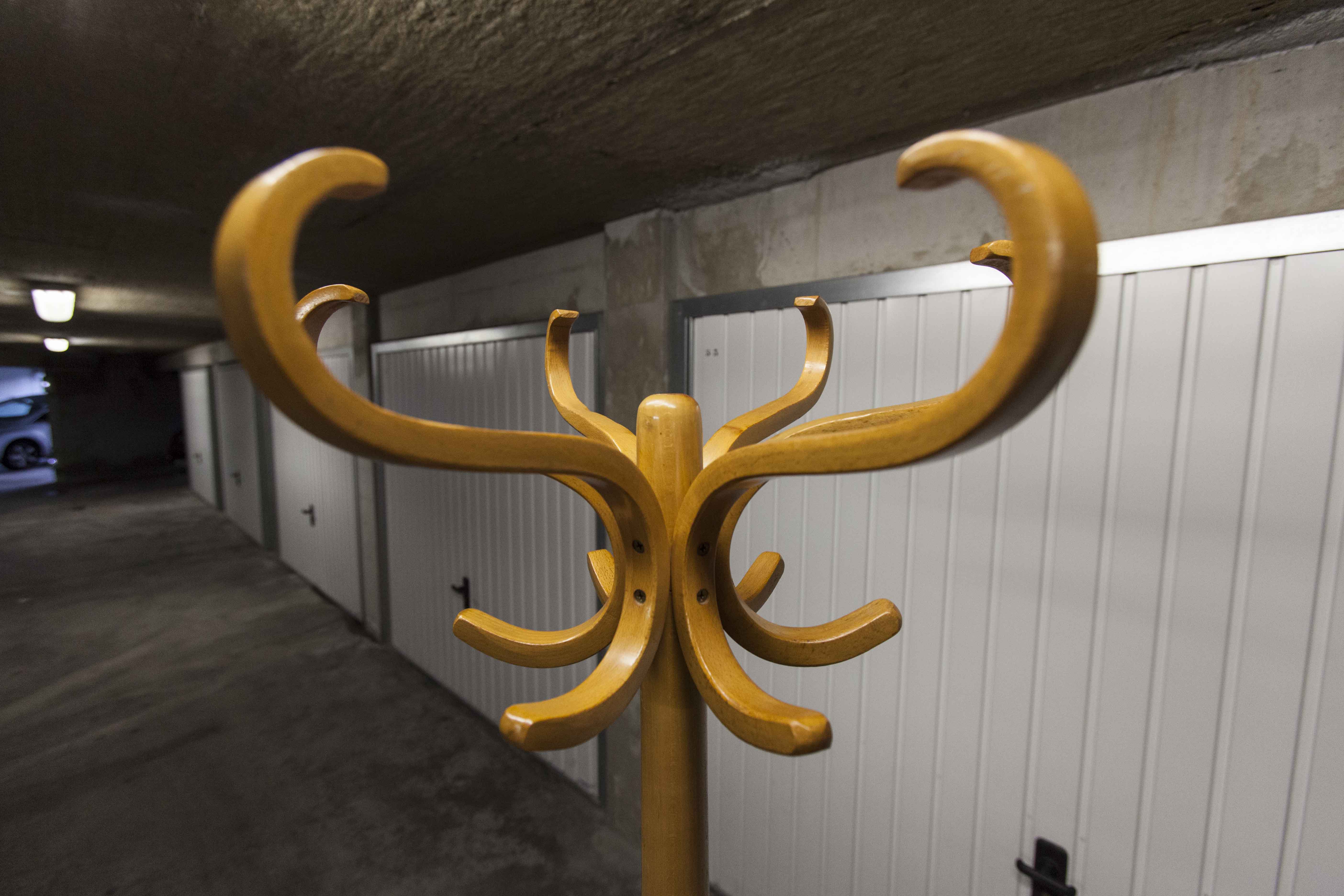Baumann parrot coatrack 60