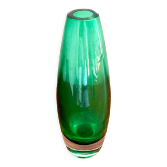 Vase en cristal vert