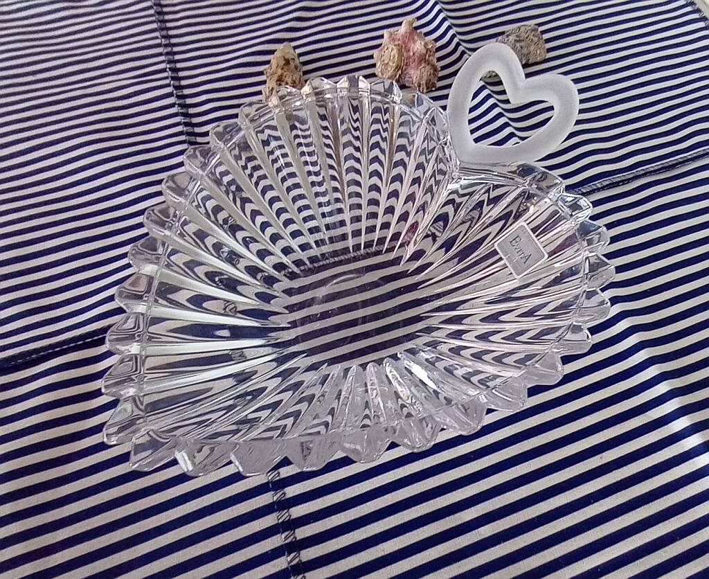 Vintage German Cut Crystal Heart-Shaped vide-poche by Walther Glas / Evita