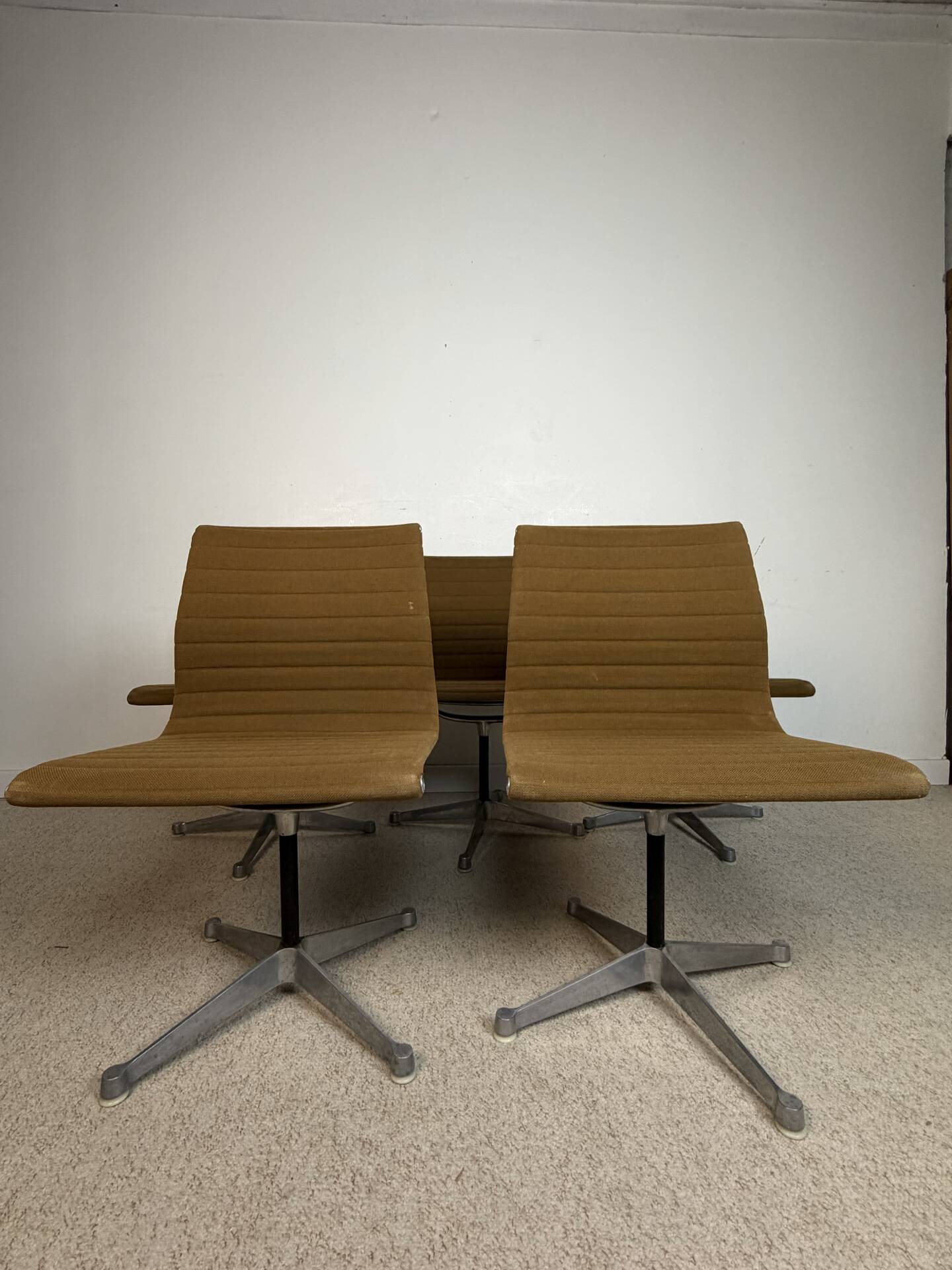 Lot de 5 chaises Herman Miller Aluminium Group – Charles & Ray Eames
