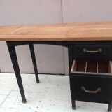 The 1950s wooden desk