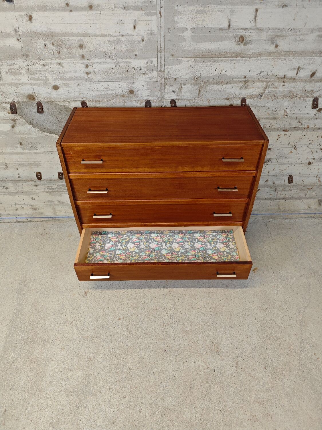 Vintage chest of drawers