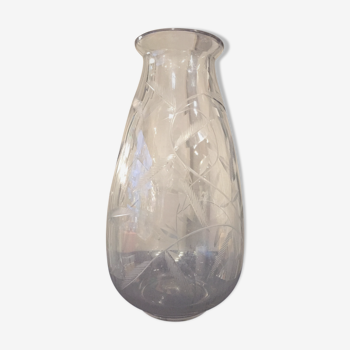 Vase en verre decor de feuilles grave