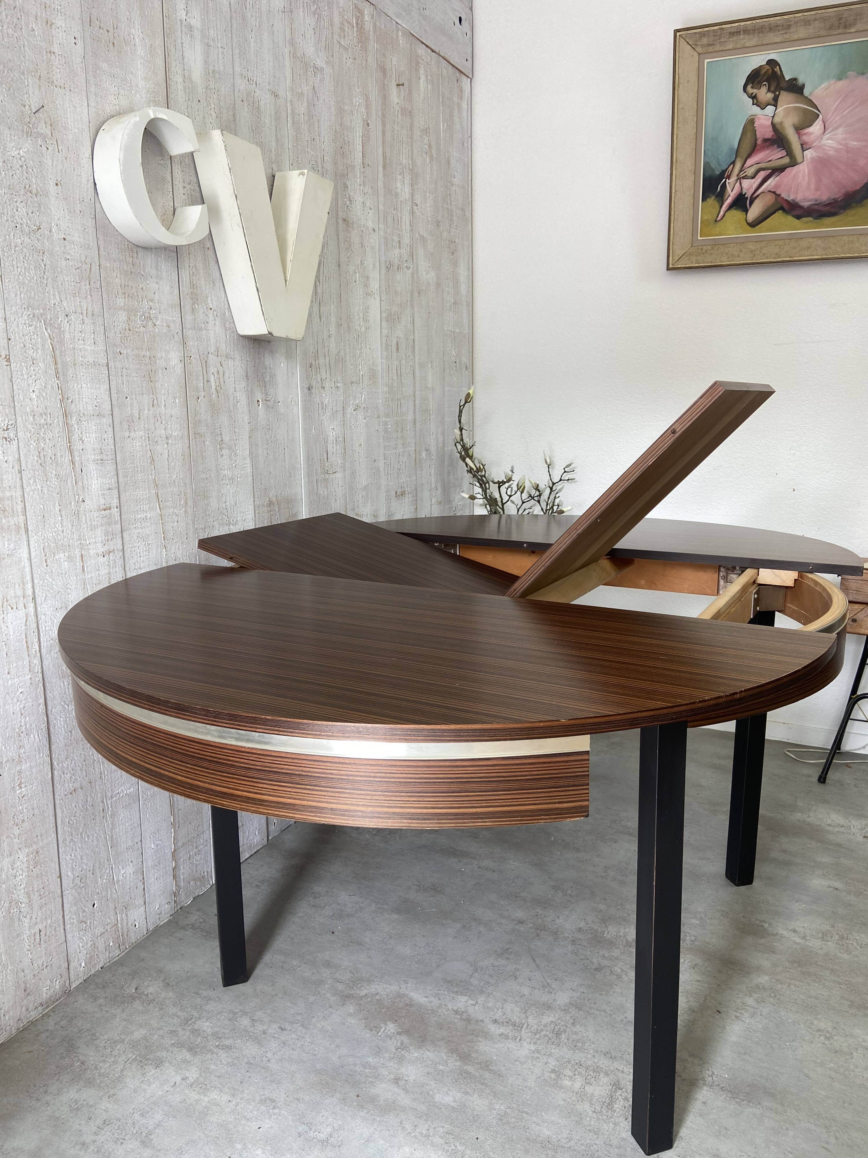 Extensible "butterfly" table