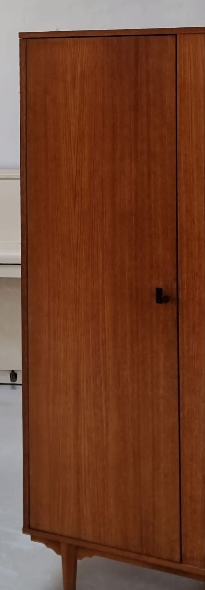 Armoire du milieu du siècle