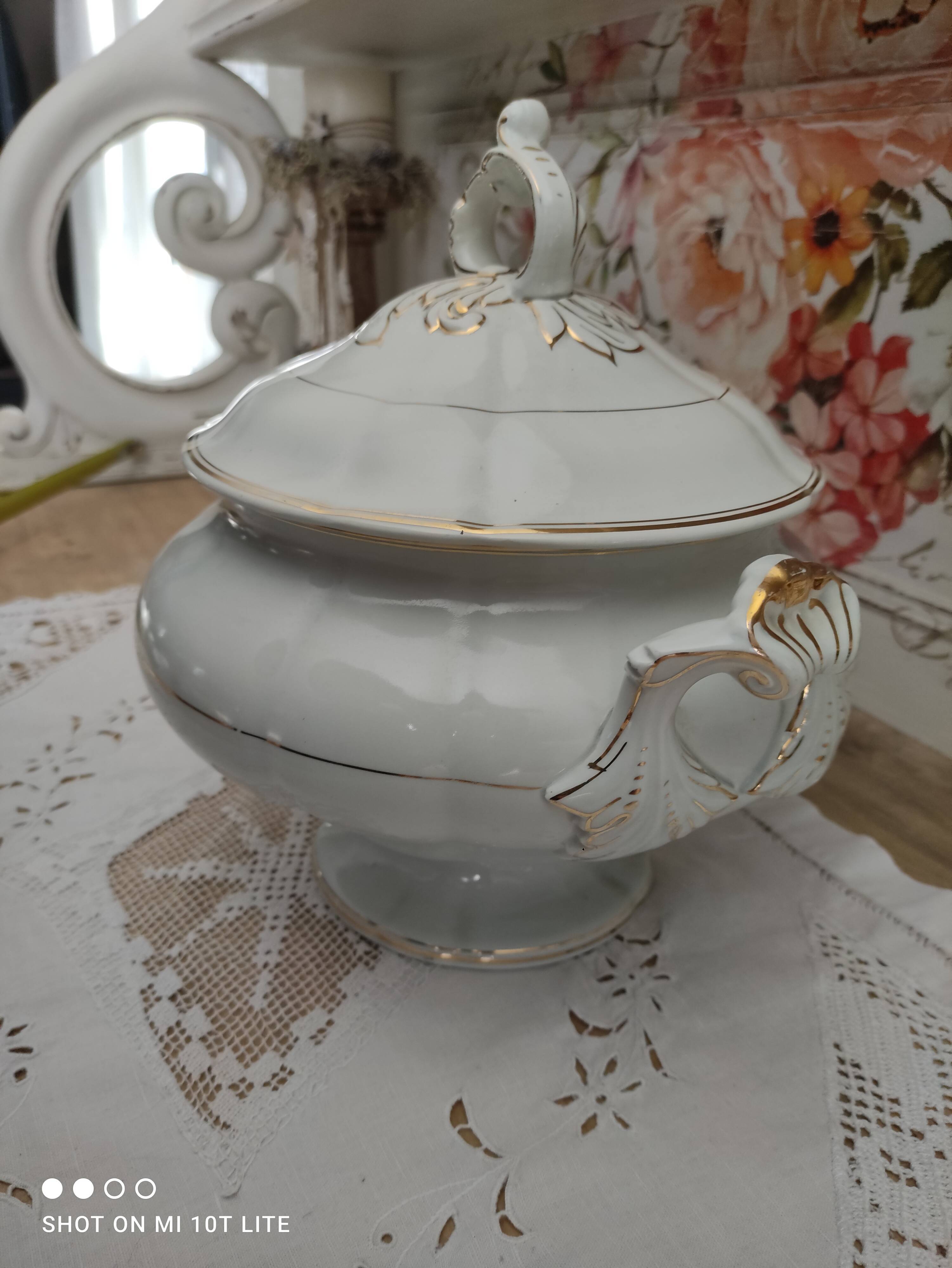 Niederweiler soup bowl in white earthenware bordered gold