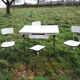 Table en formica & 3 sièges assortis