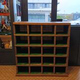 Workshop cabinet with compartments