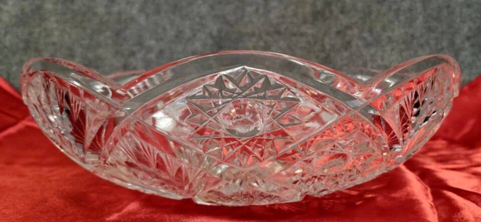 Chiseled crystal fruit bowl circa 1950-1960