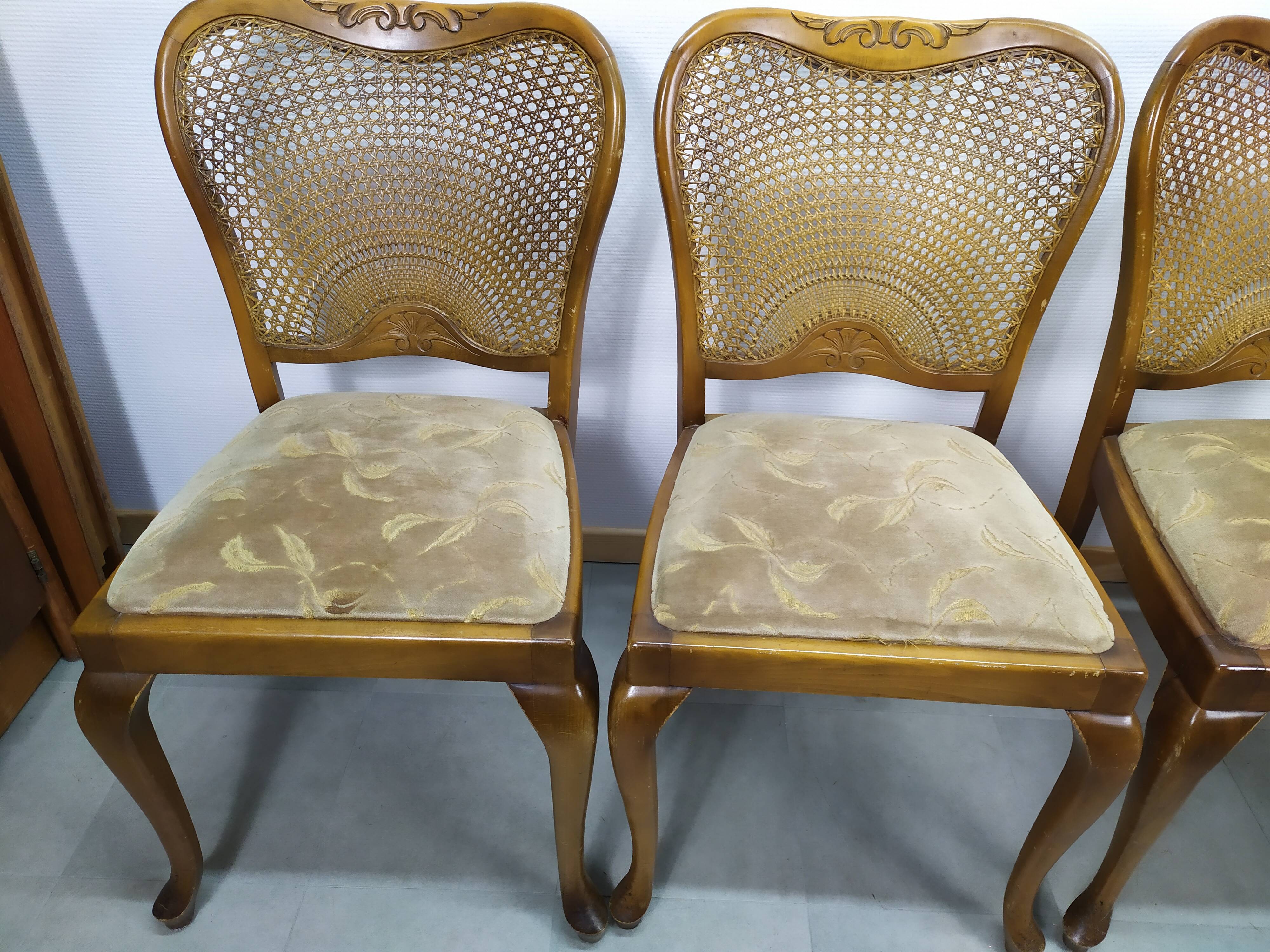 Set of 4 wooden chairs cannage and seat spring