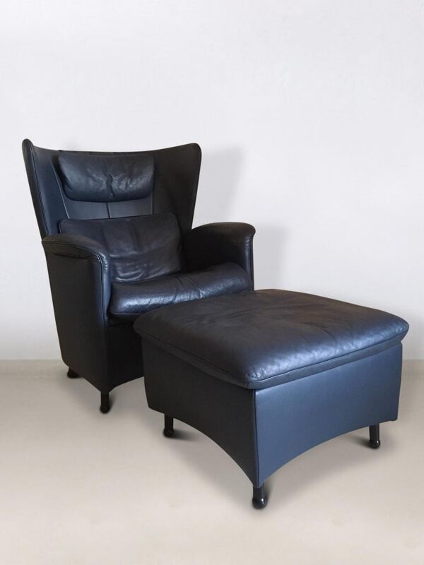 fauteuil et tabouret en cuir bleu par De Sede, modèle DS-23, années 1990