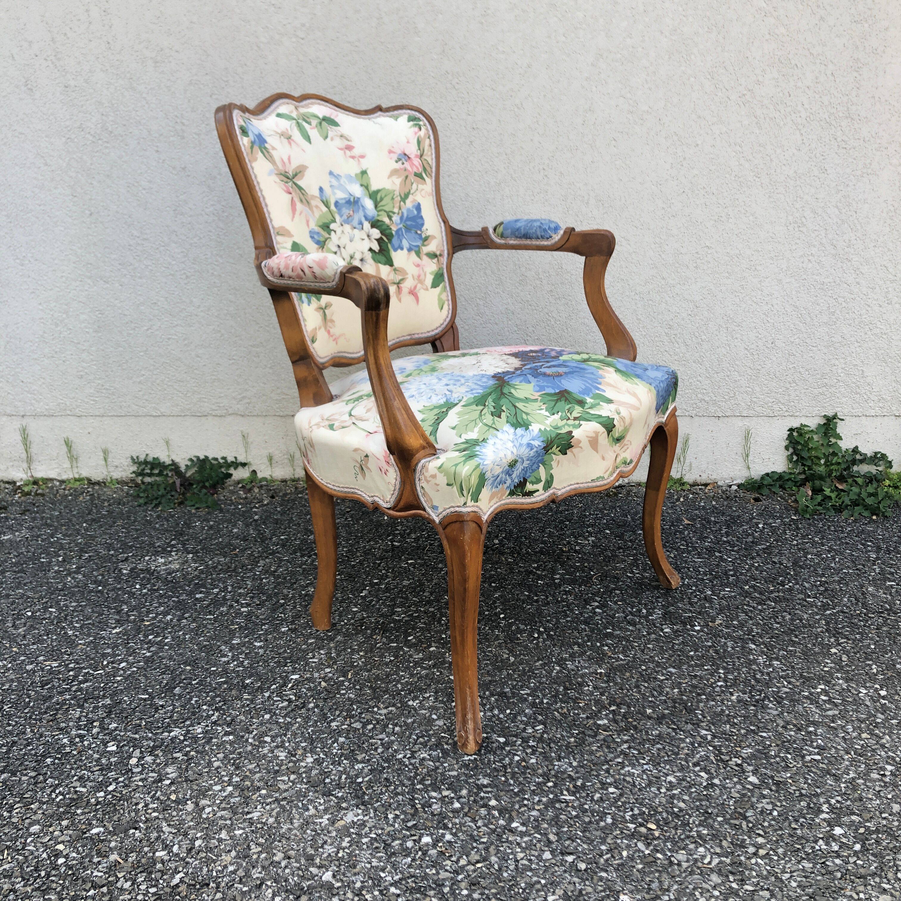 Cabriolet armchair