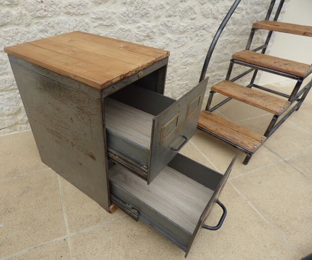 Real industrial furniture two drawers brand RONEO metal mobiler Paris -Lilas