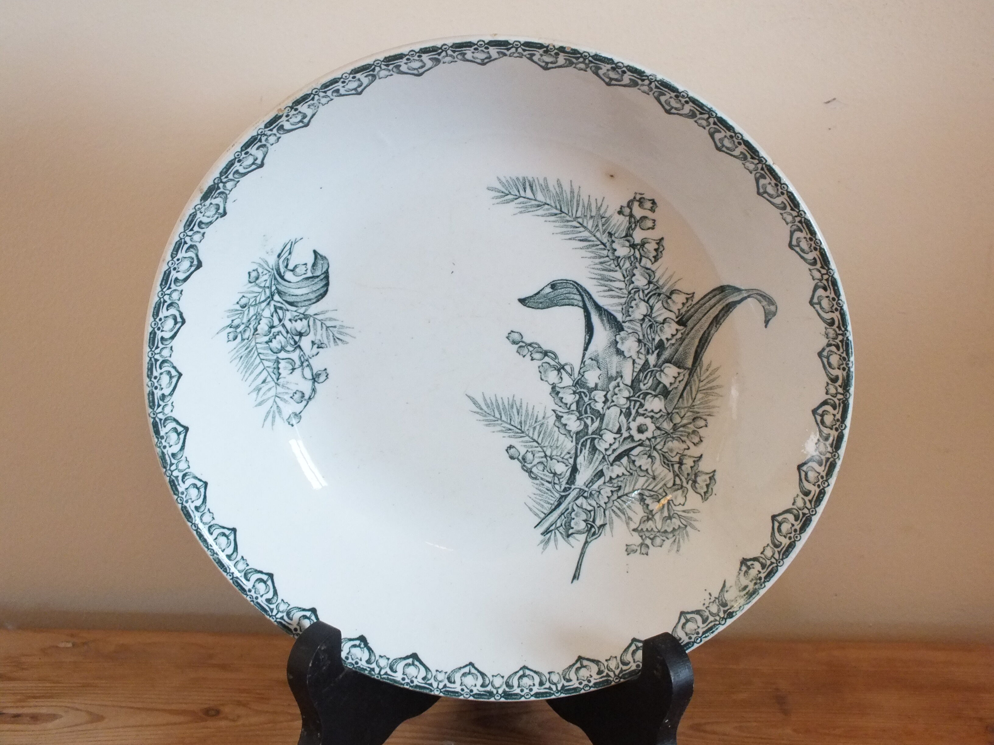 3 plates caps in Terre de Fer Saint Amand service Lily of the valley