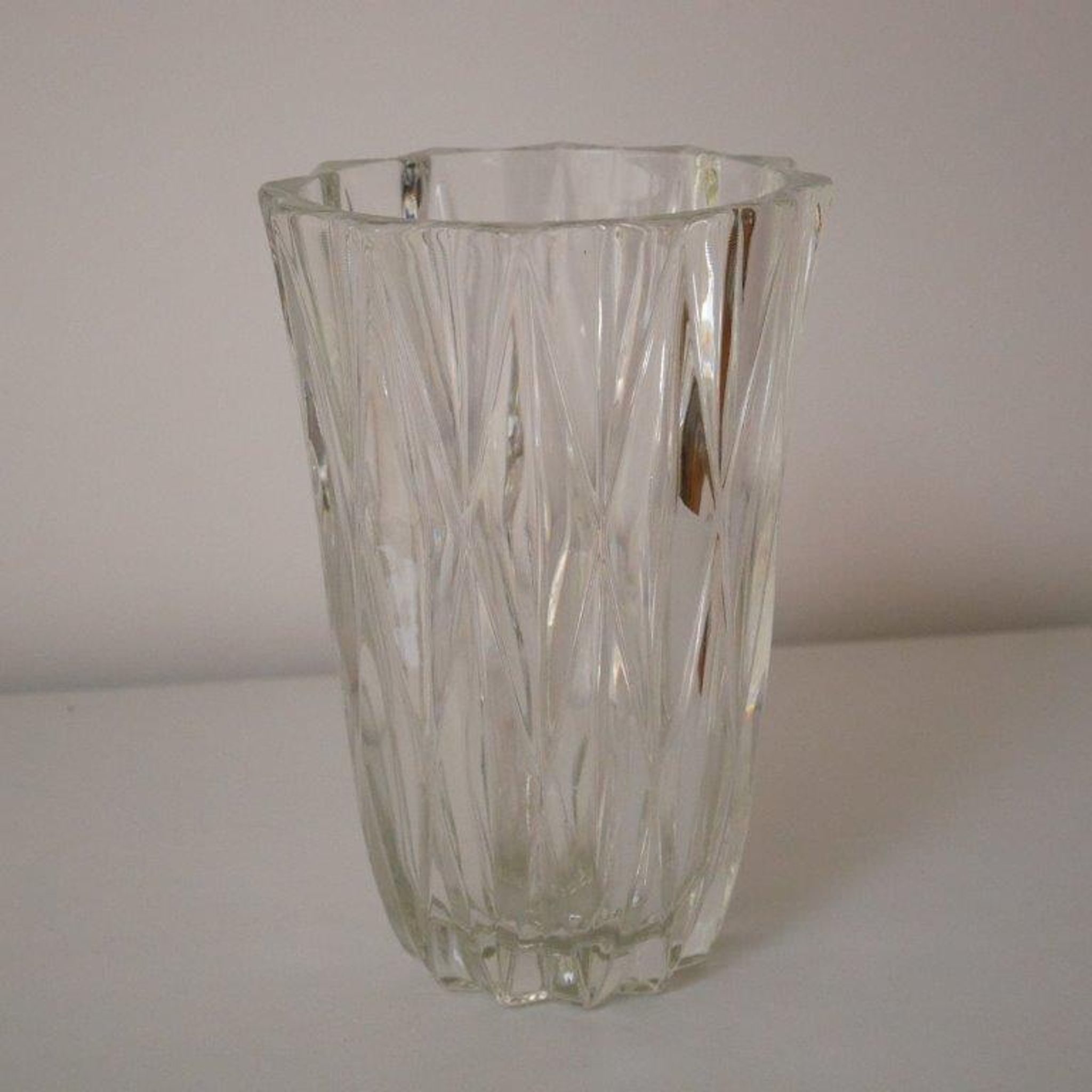 Set of 2 crystal vases