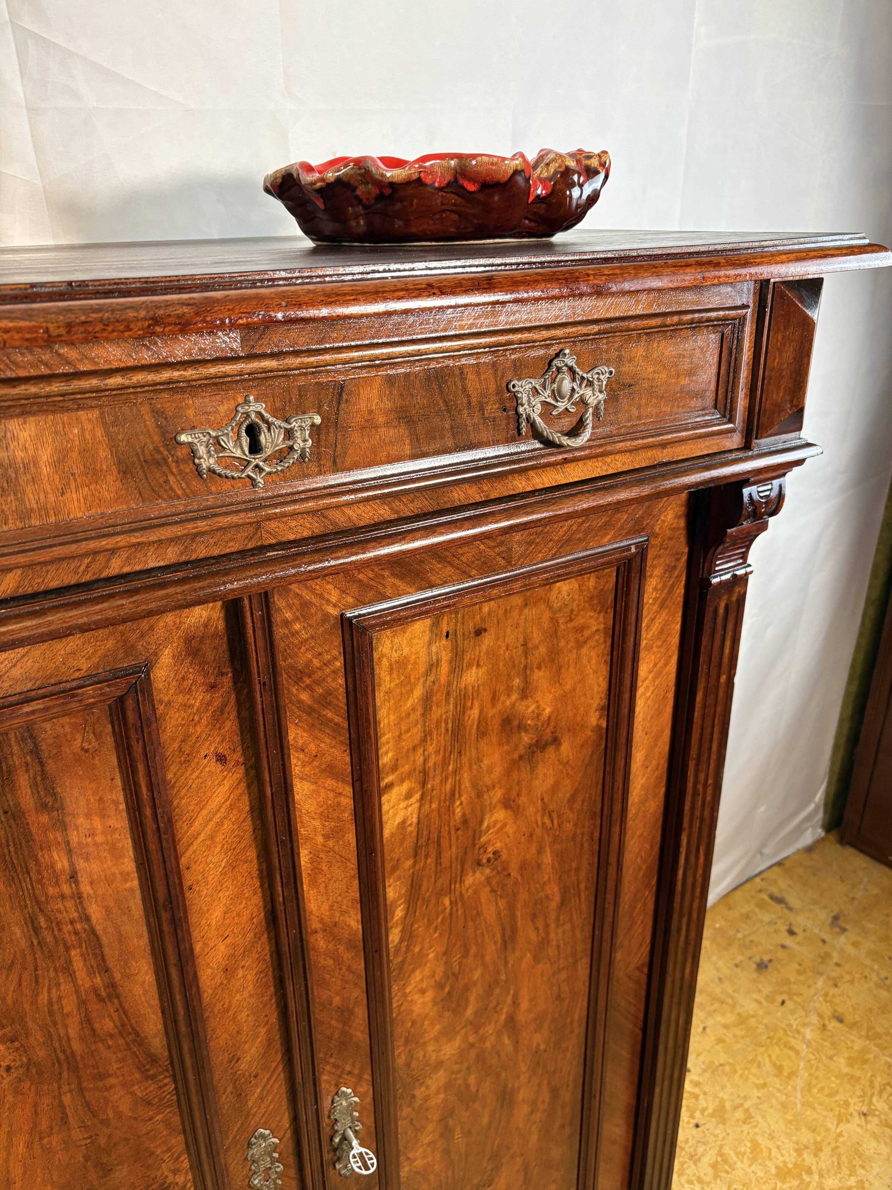 Antique Gründerzeit Vertiko Cabinet in Walnut – Circa 1890–1900  A stunning
