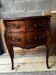 Commode galbée