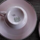Tasses et soucoupes rose poudré