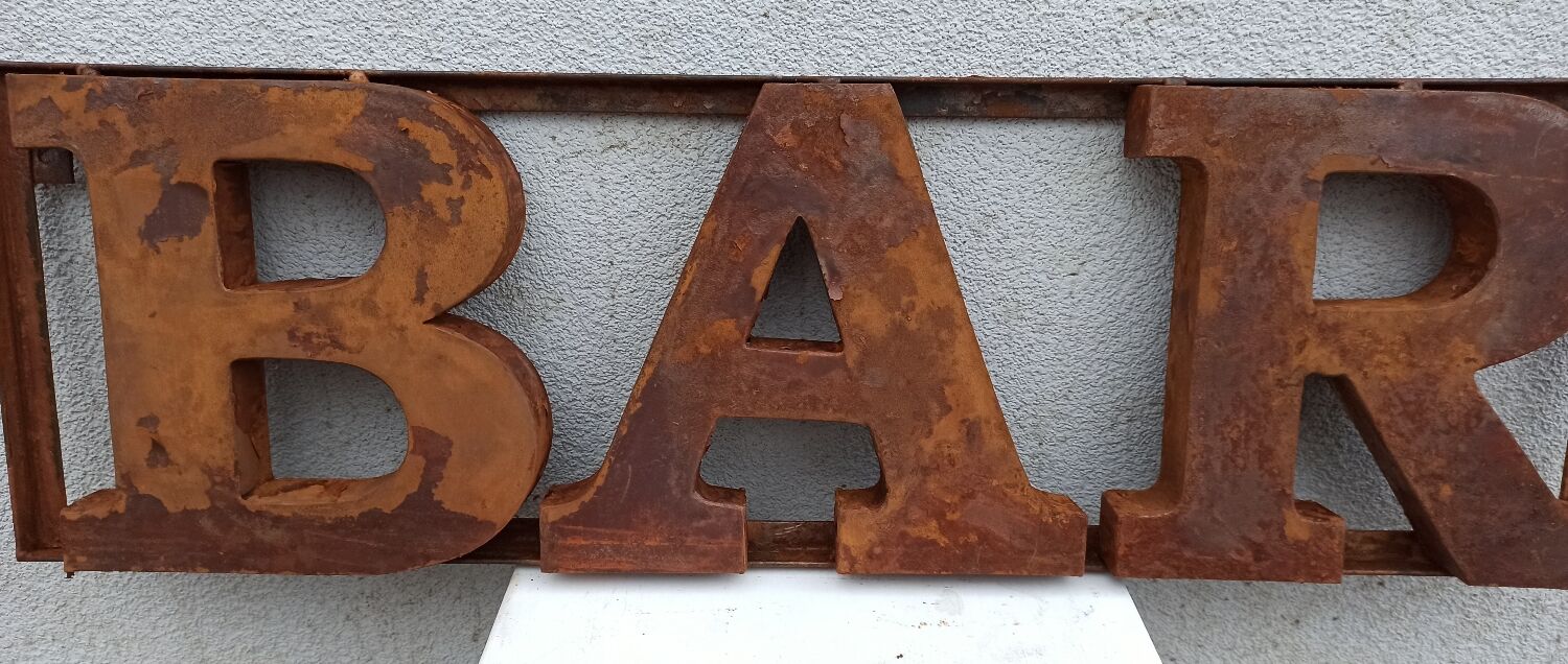 Rusty metal plate BAR