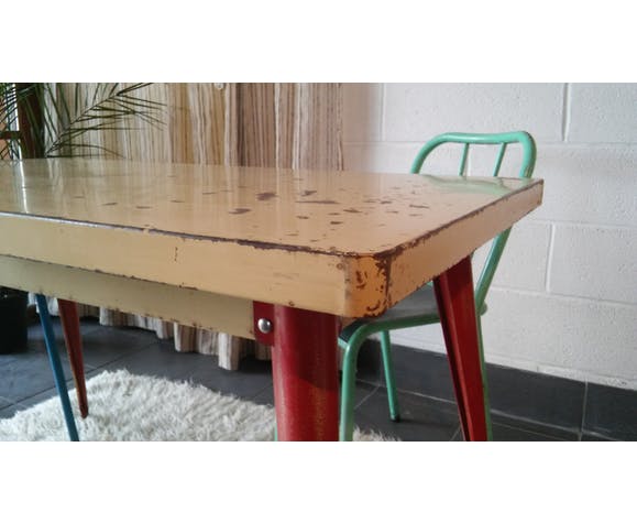 Industrial tolix table by Xavier Pauchard