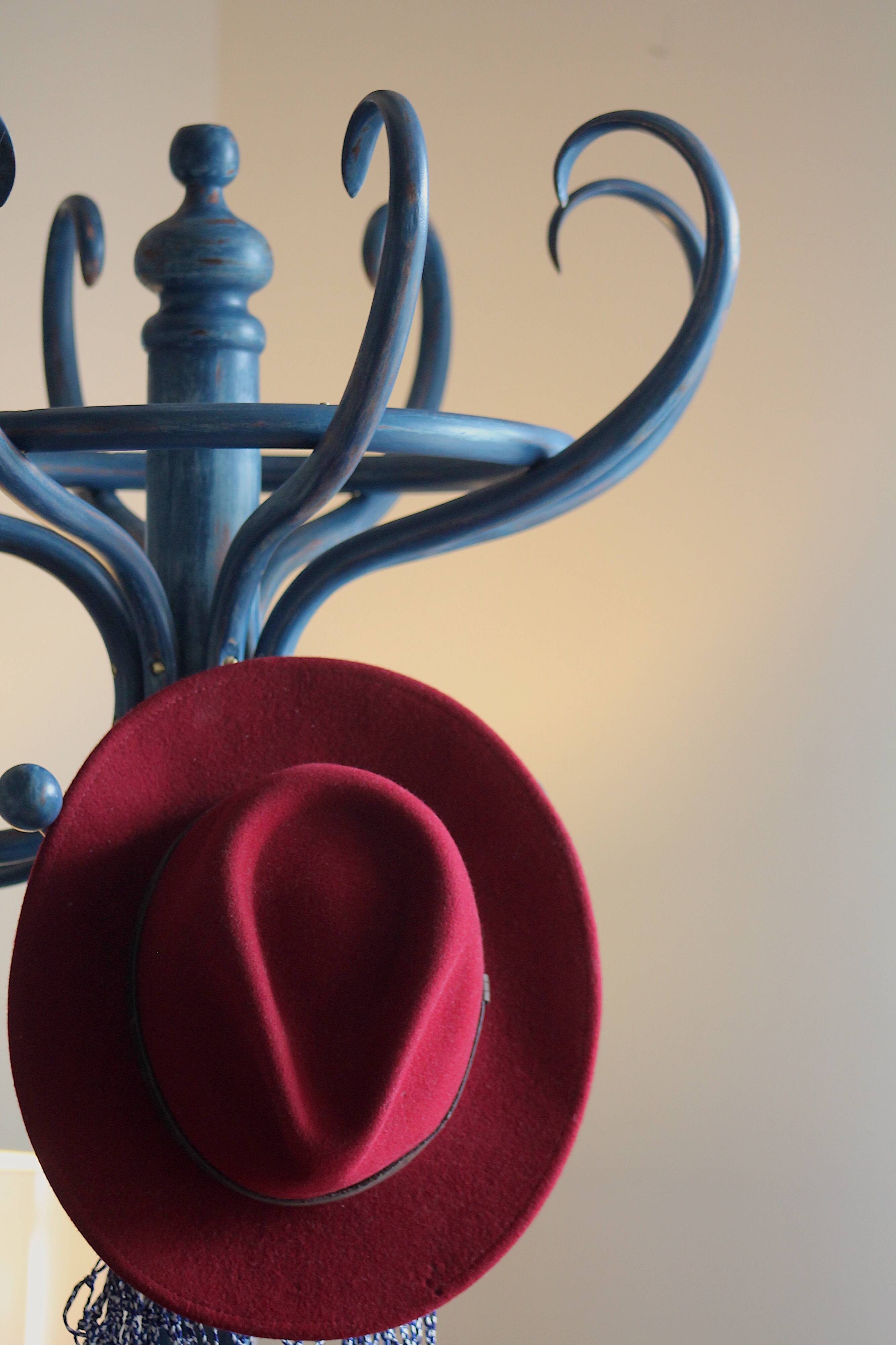 Parrot Coat Rack "The Big Blue"