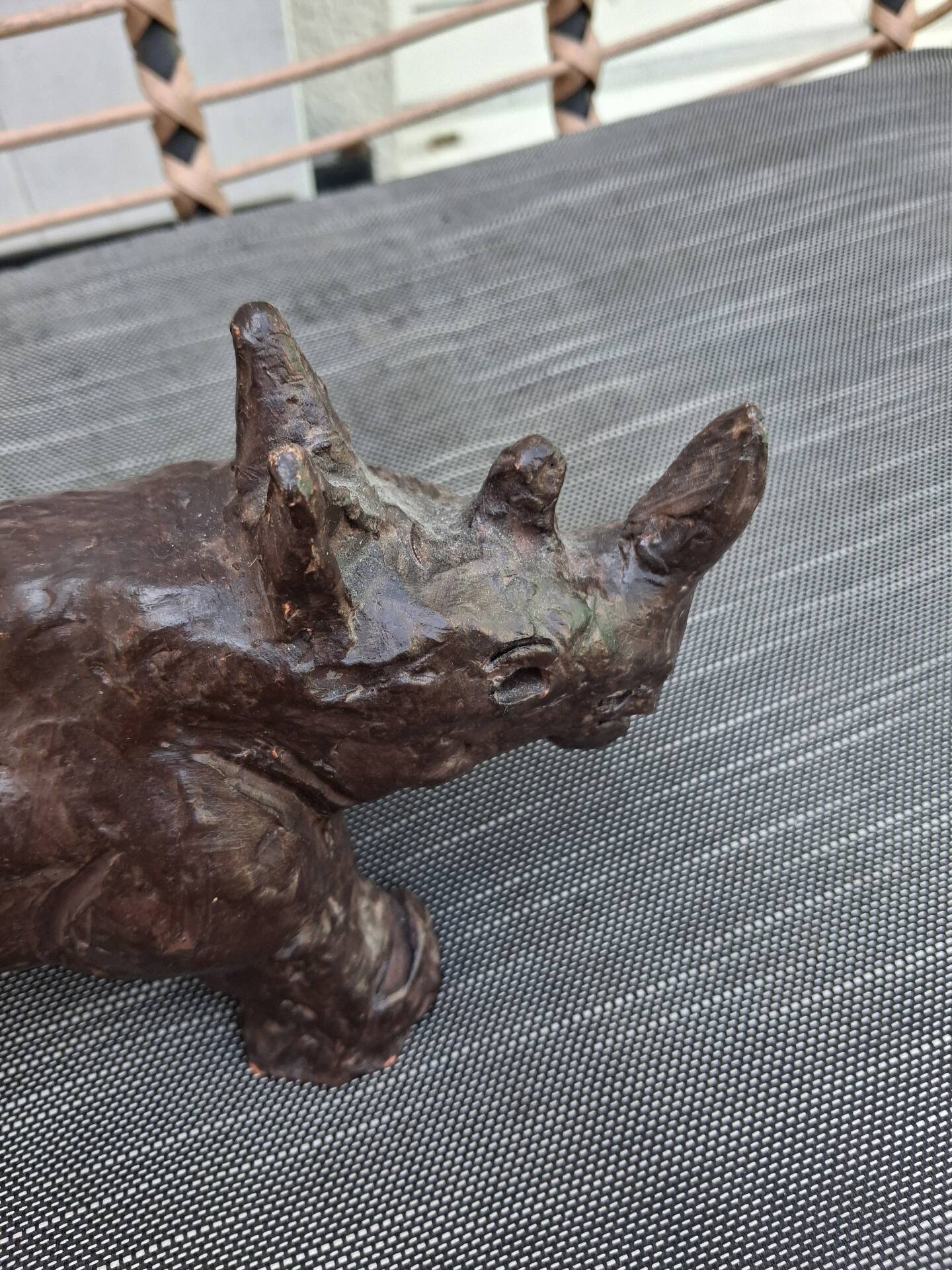 Sculpture hippopotame terre cuite patinée