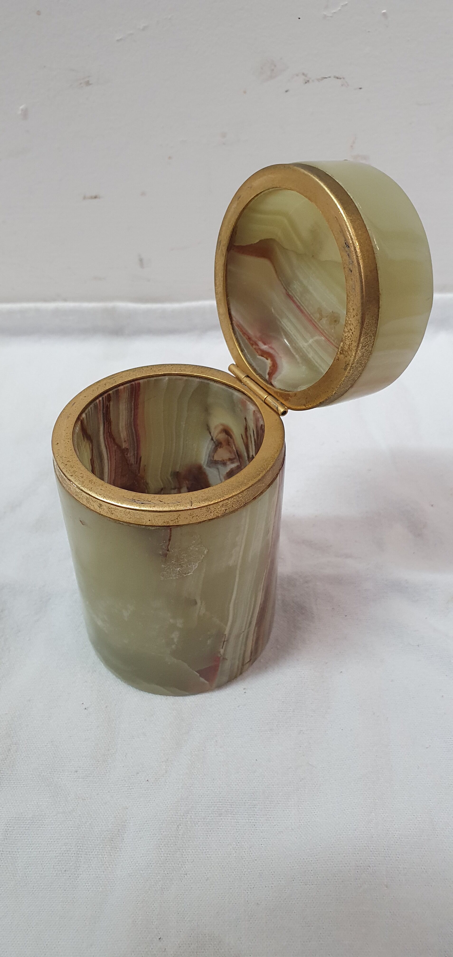 Alabaster box, marble from 1970