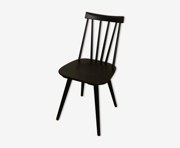 Chaise à barreaux et pieds compas