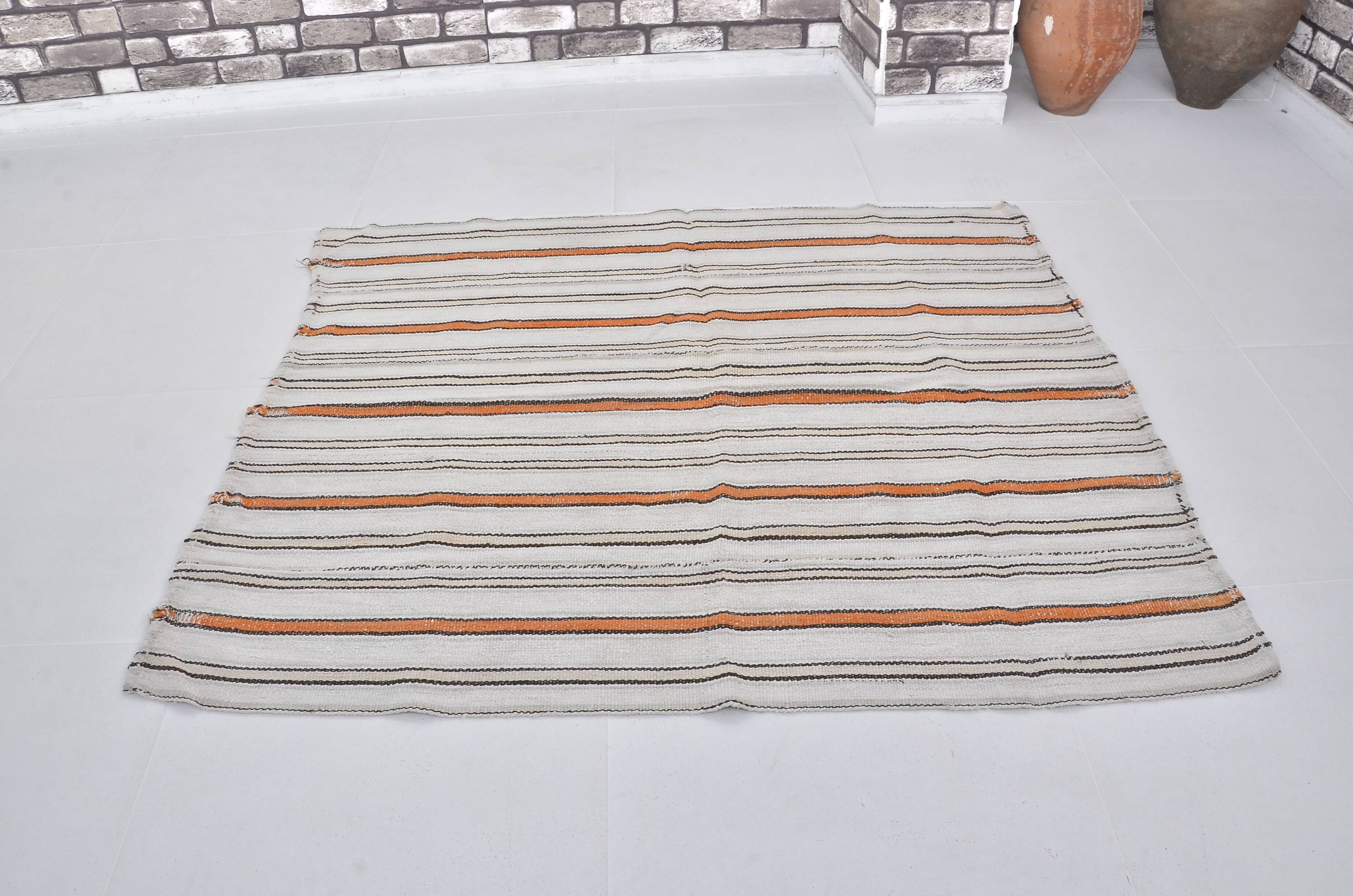 Tapis Kilim coloré tissé à la main