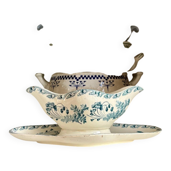 Saucière Longwy en terre de fer bleue, service ''Chartres