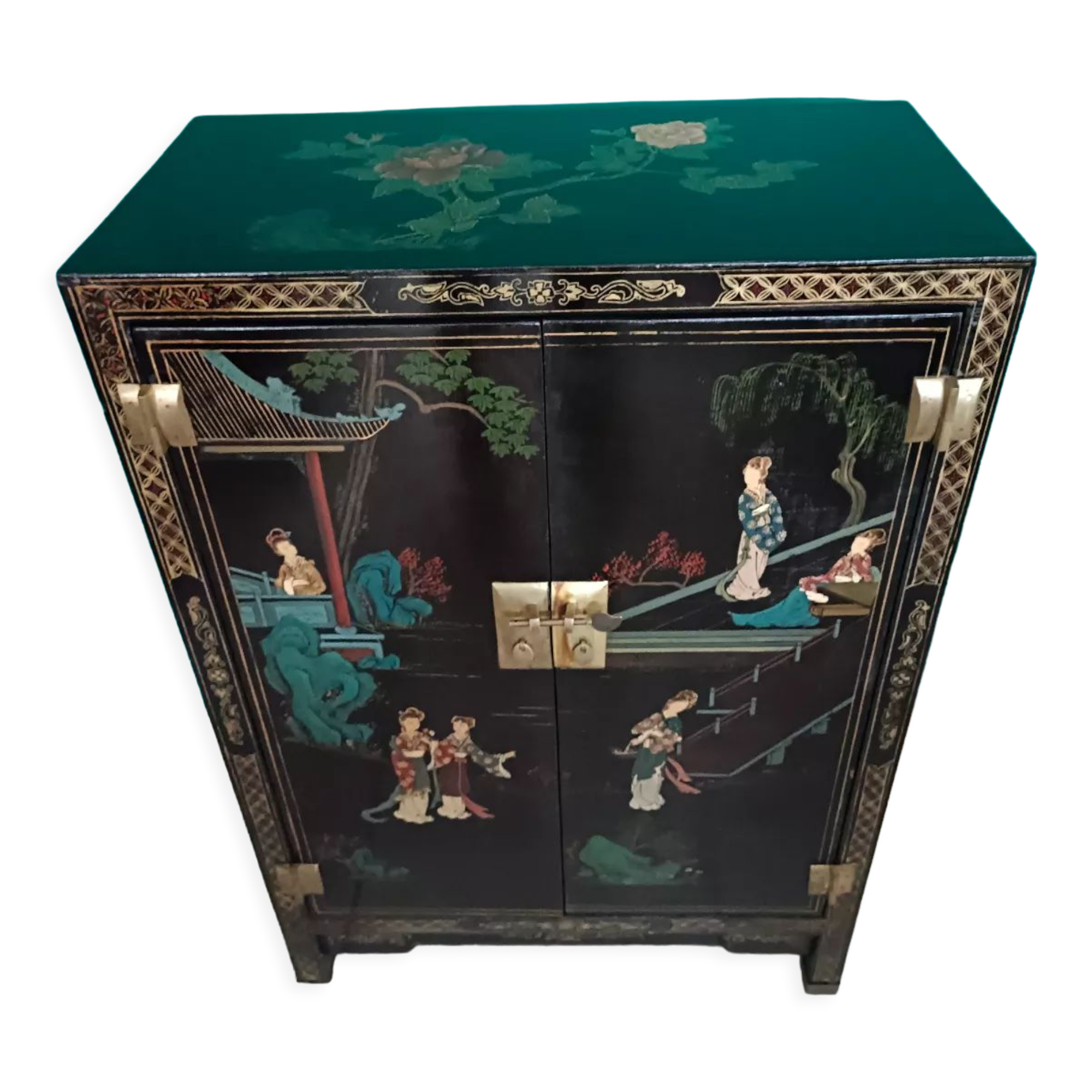 Chinese sideboard lacquered and hand painted