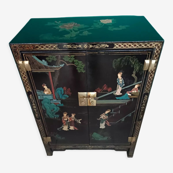 Chinese sideboard lacquered and hand painted