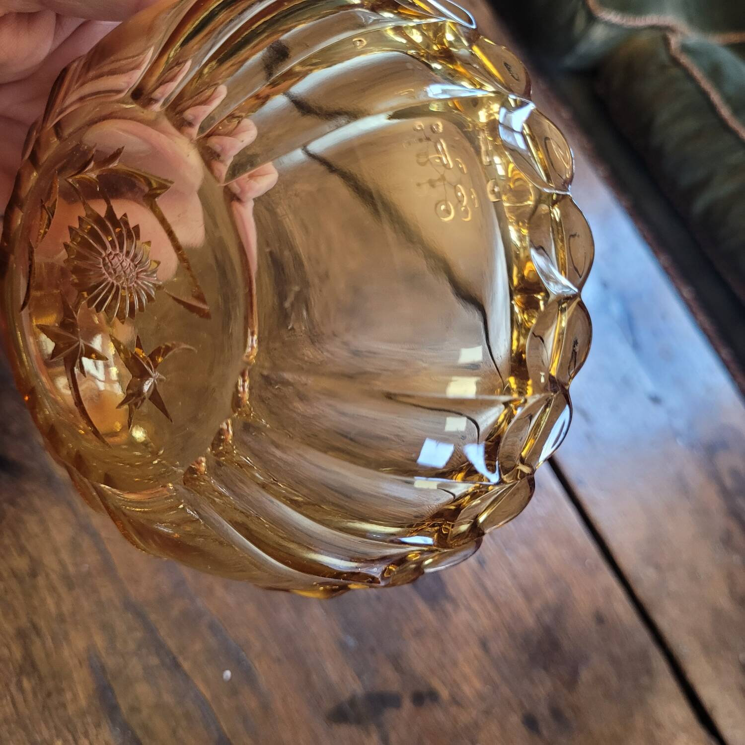 Amber glass catchall dish – 1940s–1950s