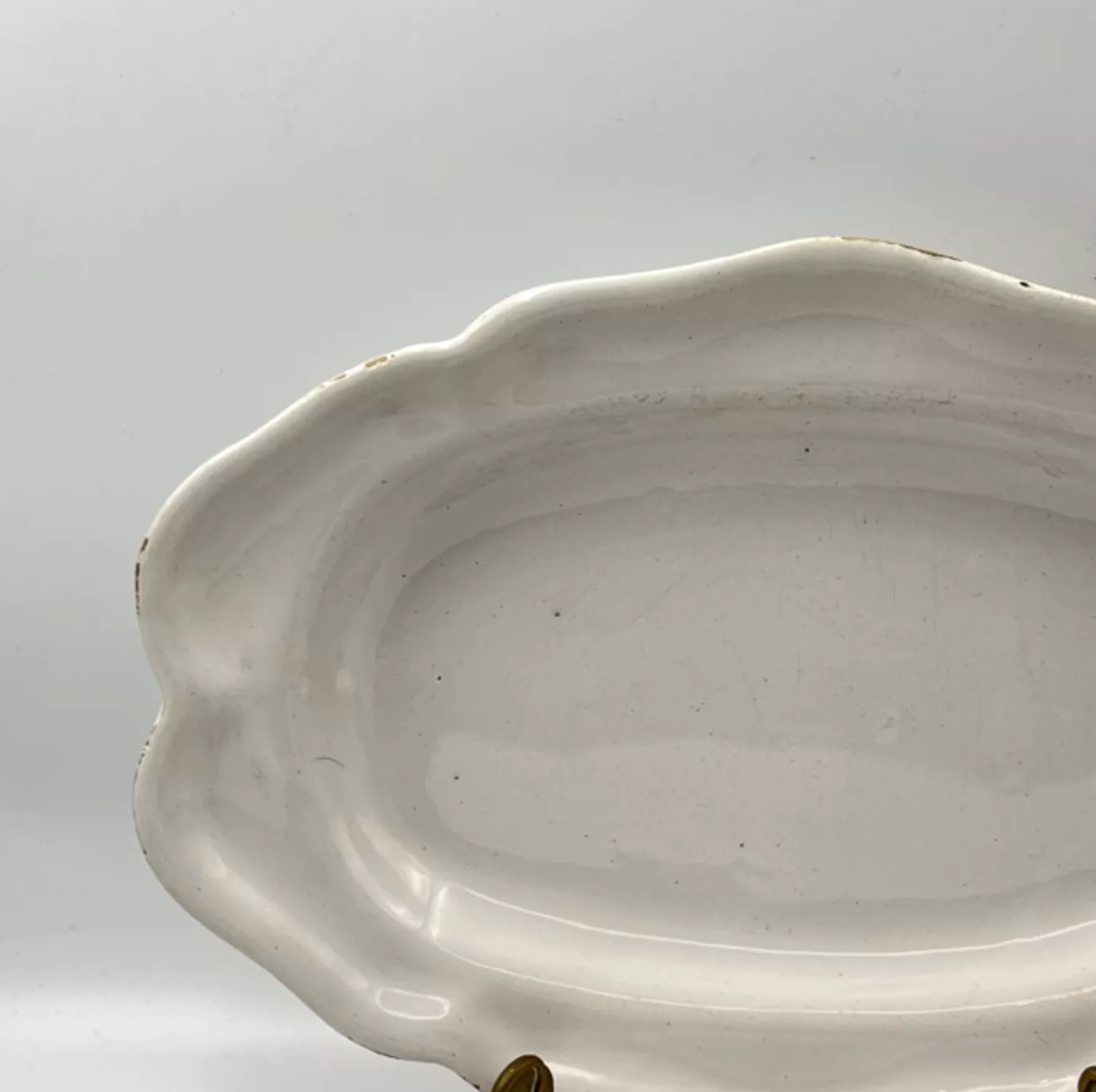 Oval flat Moustiers XVIIIth