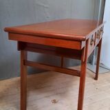 Extreme orient red console