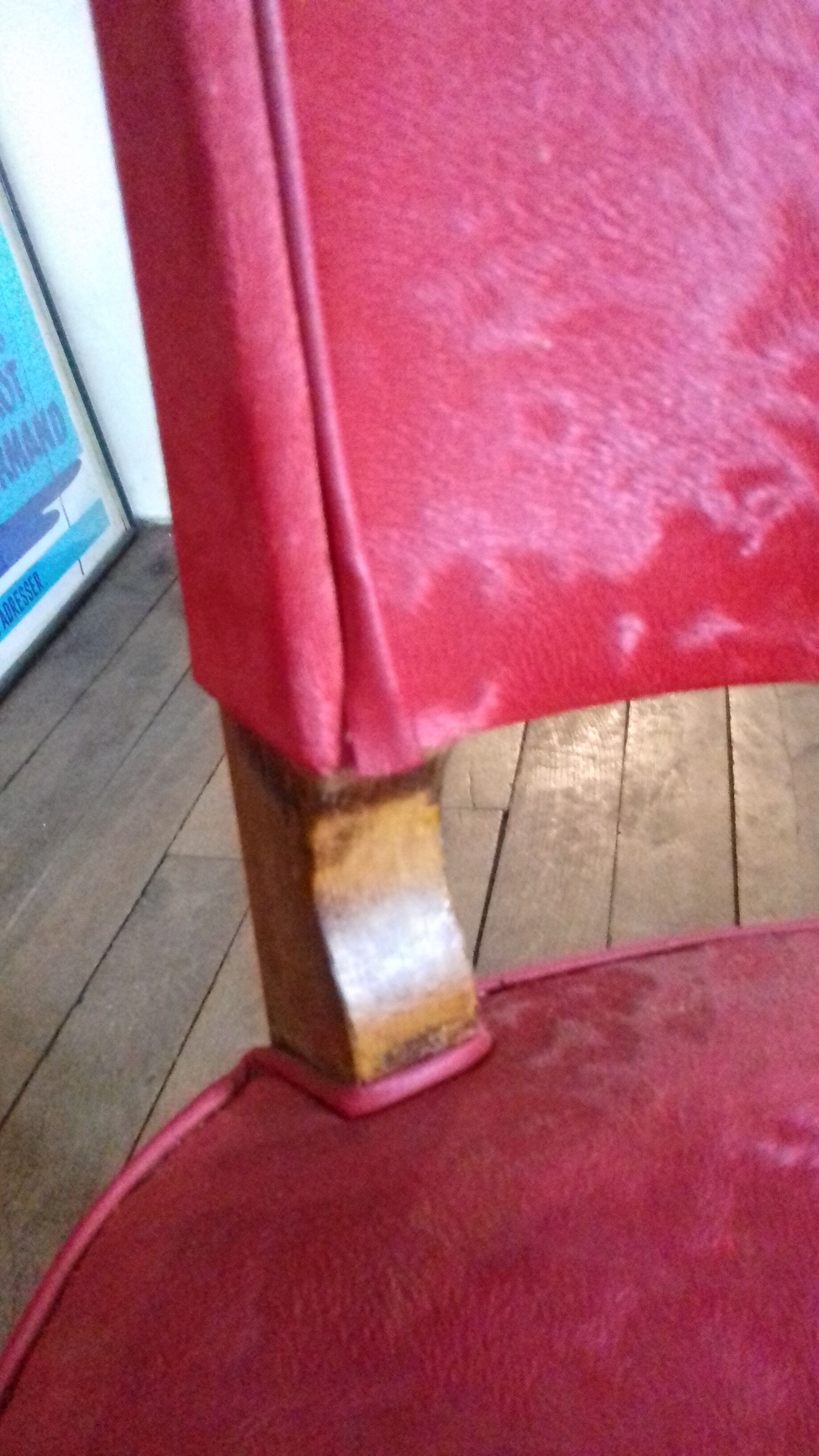 6 leatherette chairs