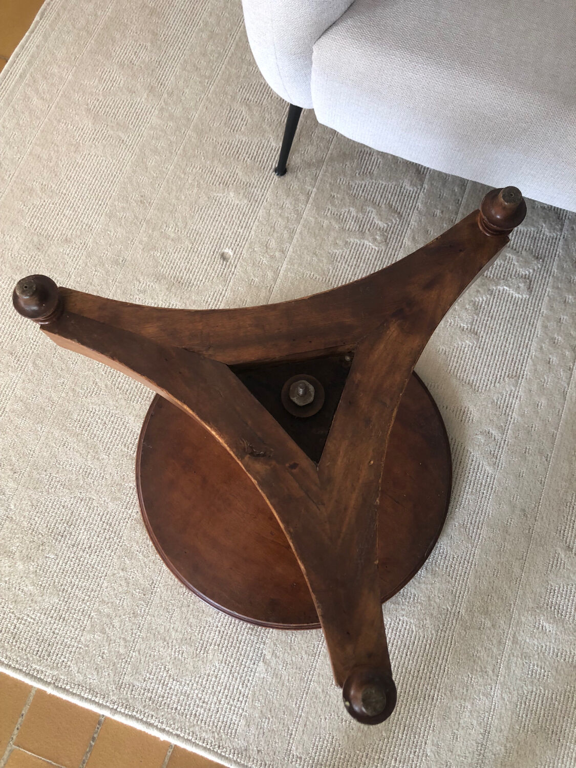 Napoleon era inlaid pedestal table 3