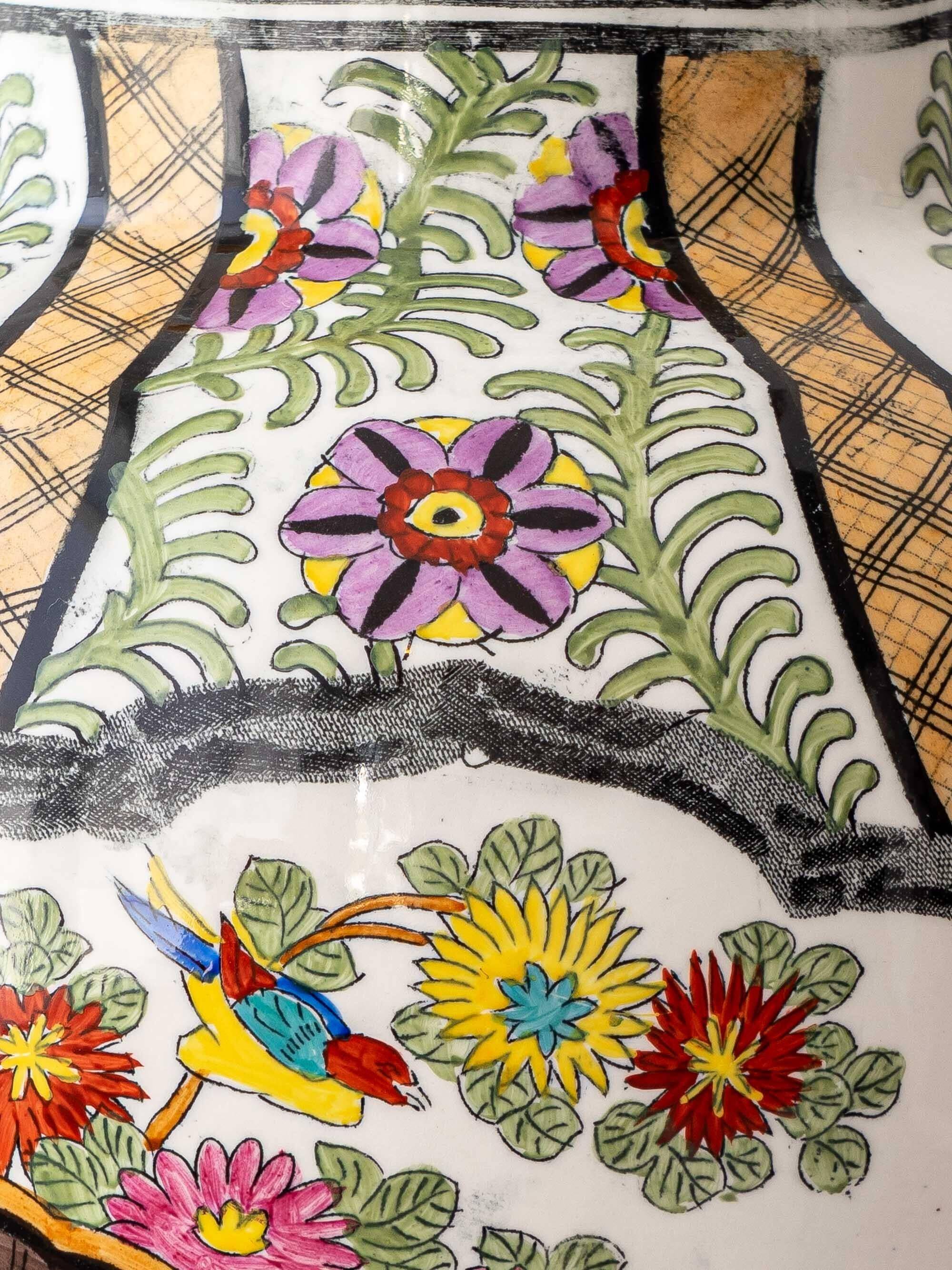 Chinese porcelain table lamp hand-painted by Petrus Regout, circa 1880, new lampshade.