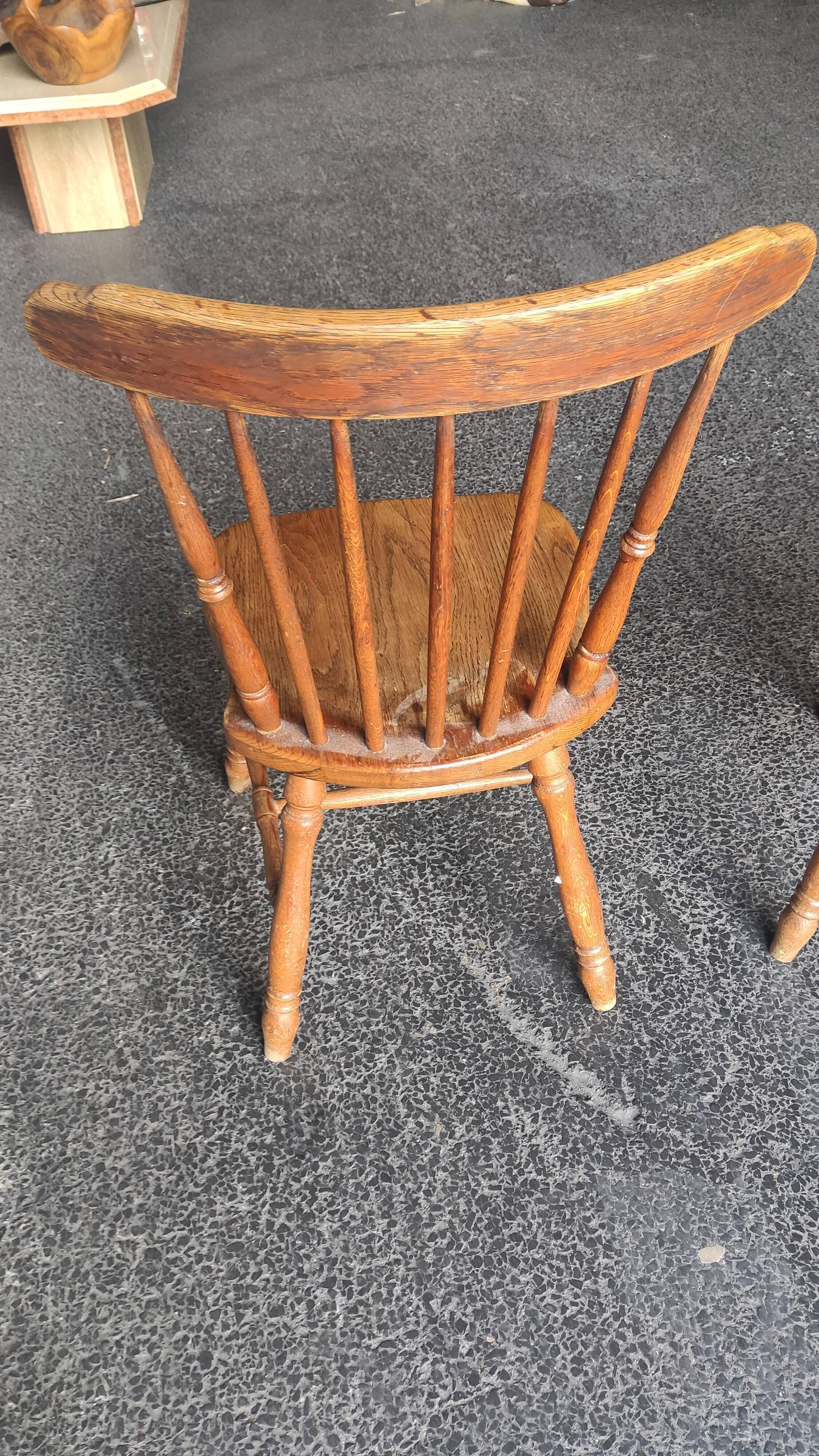 Série de 4 chaises bistrot, western en chêne