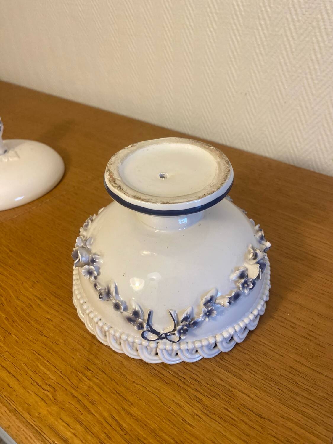Antique porcelain sweet box from the late 19th century.