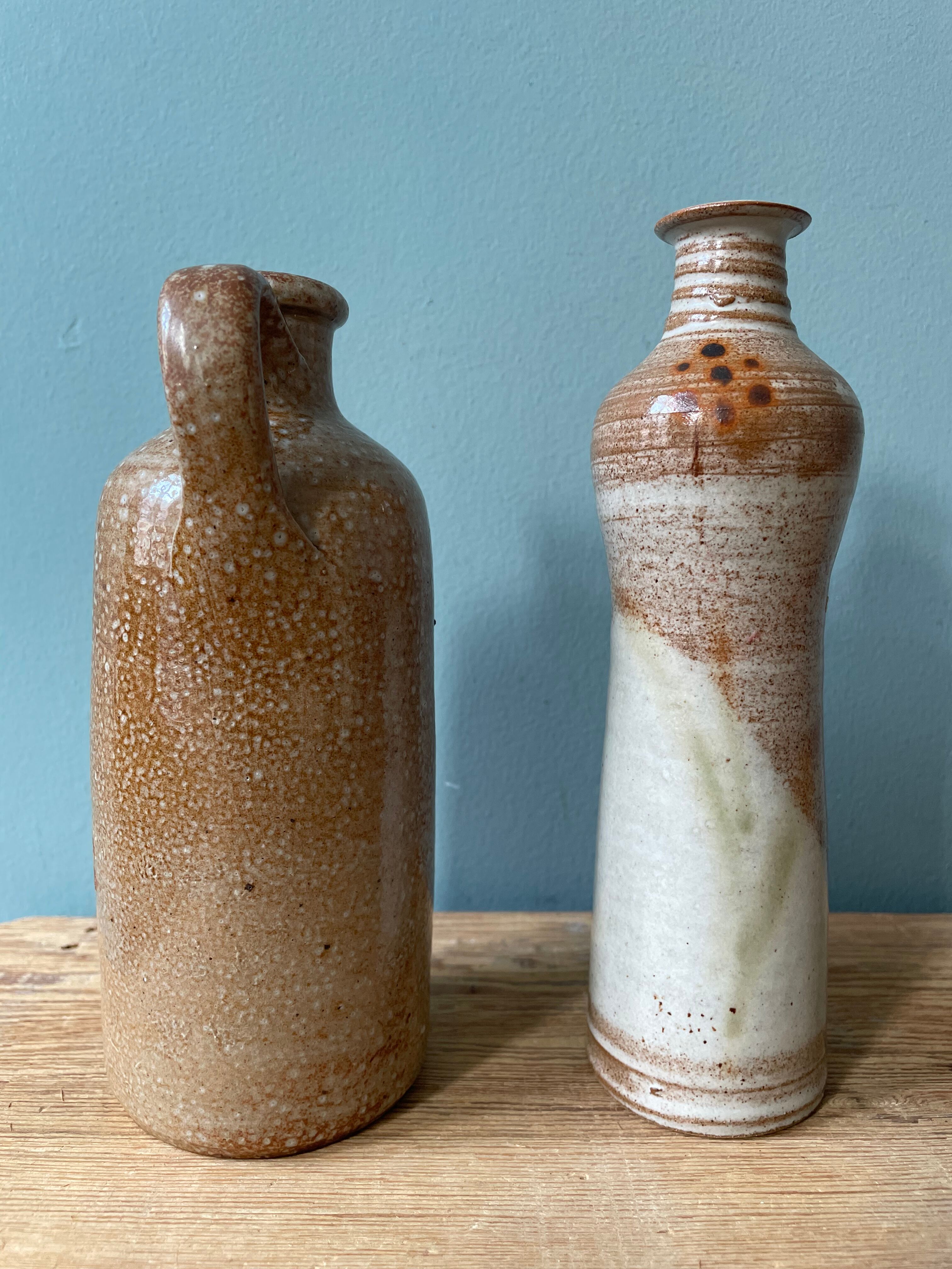 Lot d’un vase et d’un pichet vintage en grès vernissé