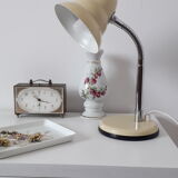 Articulated table lamp