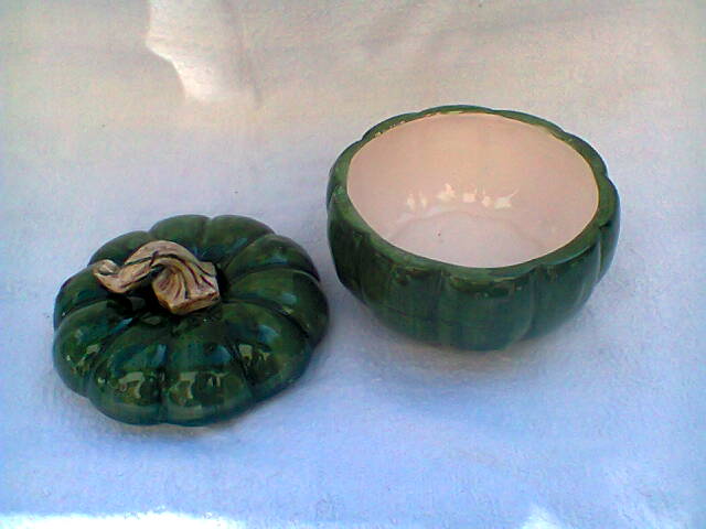Earthenware ceramics trinket bowl